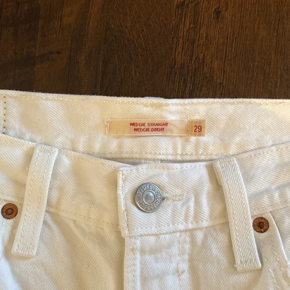 Levi’s Wedgie Straight - Picture 2 of 4